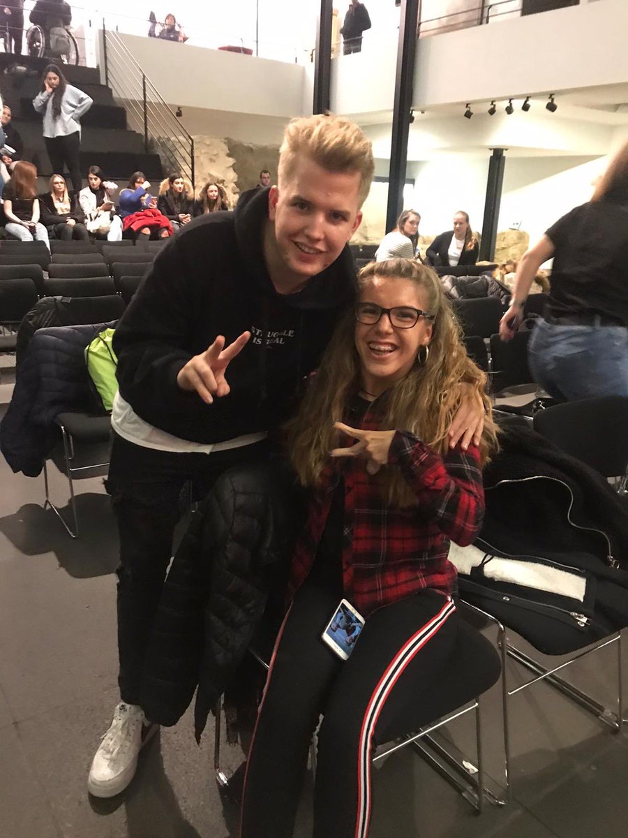 katha020900's tweet photo. @Subway_DE @kayefofficial und ich vermissen dich https://t.co/DzSlJ5M9BL