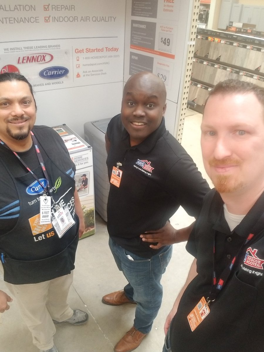 MillionDollarJ7's tweet photo. Strategizing with martin and @ChrisatARS1 @homedepotmarketst
@ShaneRives https://t.co/WwxoRrJ7kI