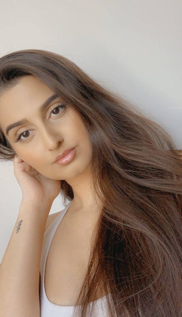 missgoddessb's tweet photo. I look too good for you and you know you get so much satisfaction by $ending to a Goddess that would never pay you any mind. 

[#finD • findom • femdom • paypig • cuck • cashcow • cashpig • cuckold • cashslave • walletdrain • walletrinse] https://t.co/a6c9he4rPO