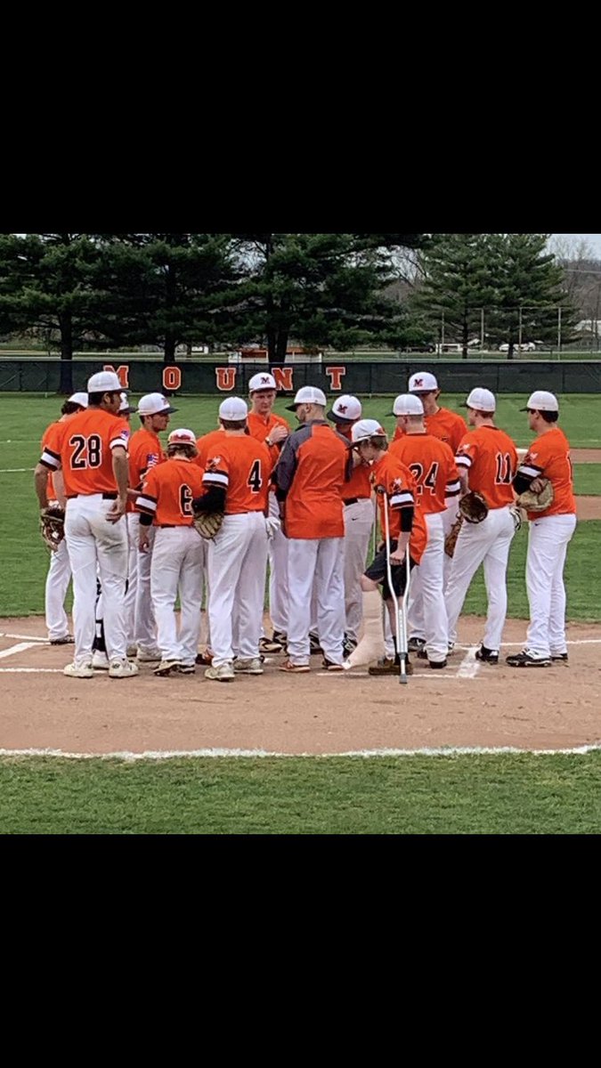 NateHunt4's tweet photo. Challenge accepted @HEATHHSFOOTBALL 

New challenge alert! Once you are nominated you have 24 hours to respond or you donate $20 to local charity. You then nominate 4 coaches. You have to post a picture of you coaching. 

I nominate @MV_BoysHoops @WrestlingMTV @CoachKerrMV https://t.co/7uaF8rIFqs