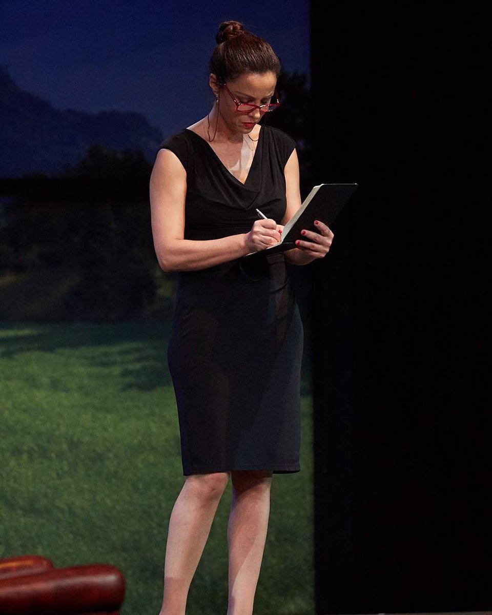 ¡Feliz día mundial del teatro! Por seguir disfrutando siempre de verte sobre las tablas, @4na4lvarez ❤️🎭 #DíaMundialDelTeatro