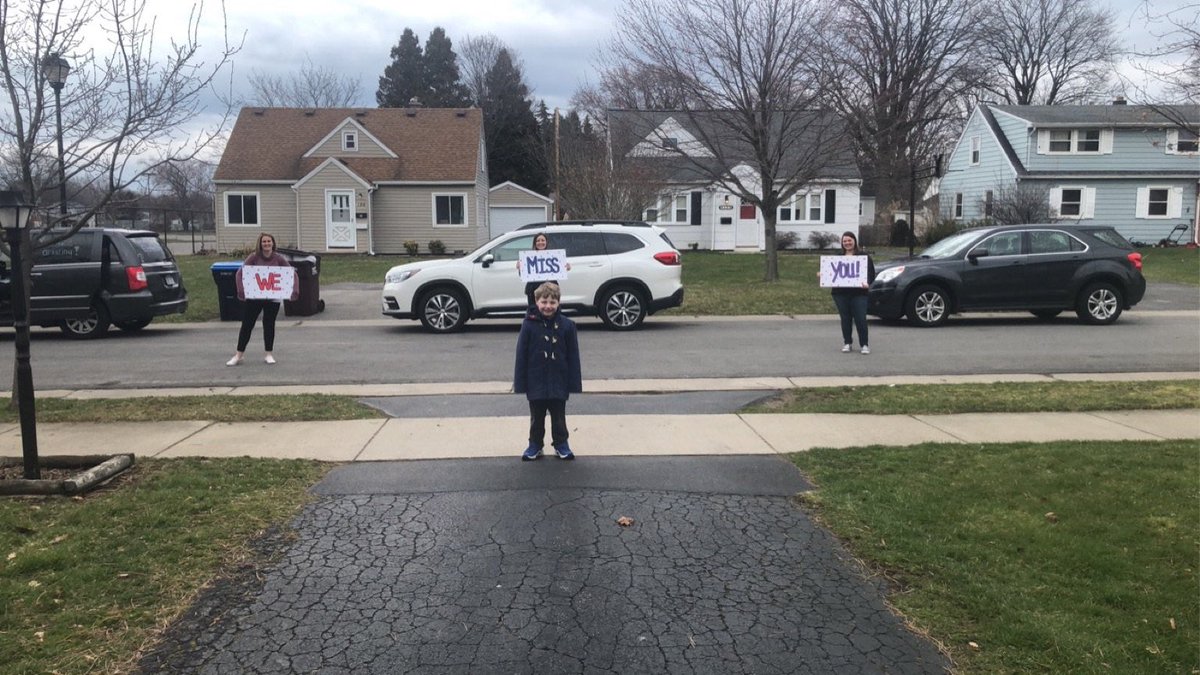 marialashomb's tweet photo. Our hearts are full after surprise visits to 18 of our amazing Holmes Road ICT 2nd graders. ❤️ #kindnessandconnectionchallenge @GCSDsuper @GreeceCentral https://t.co/vLgjhCJlcP