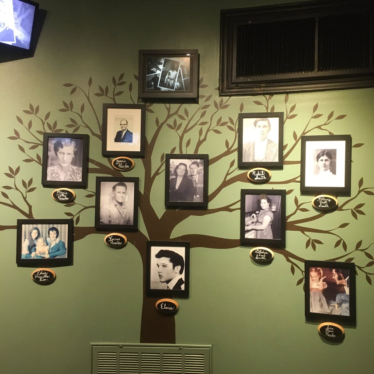 This  #TwitterTour resumes... Stuck in your house? Have a look at  #Elvis’s home:  #Graceland. It’s closed temporarily to help stop the spread of  #coronavirus but we got you covered. Here, the keys...And a look at Elvis Presley’s family tree.  #FamilyMatters. Even more so now.