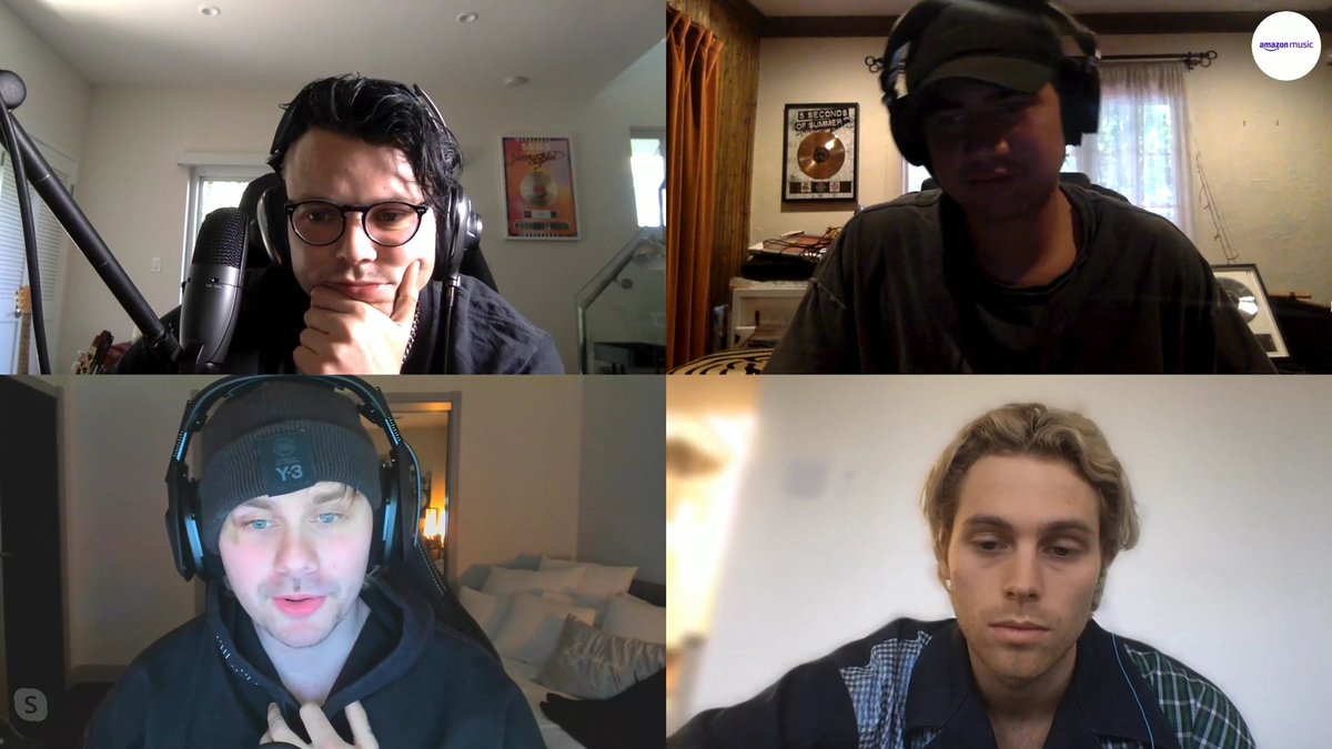 mimmi_1999's tweet photo. This looks like Michael is telling his kids a bedtime story, Ash is rly into it finding it really interesting, calum is just pretending but ain't really listening and luke just f*ucking hates it https://t.co/ZrYeFmbJ8j