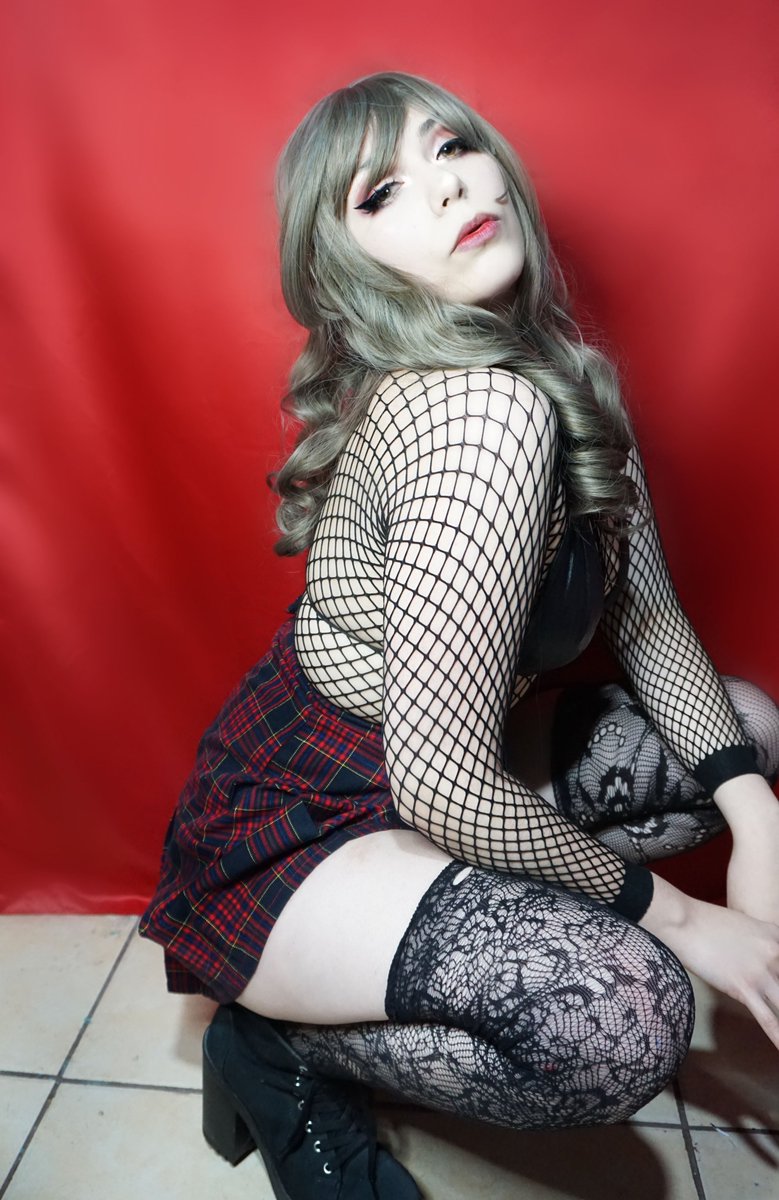 Goth girlfriend in HD ☠🖤
#cosplay #cosplayer #cosplaygirl #greywig #cosplayers #manga #cosplayphotography #thicc #gothgirlfriend #cosplaymexico #makeup #model  #dark #cute  #gothlook   #コスプレ #コスプレスーツ