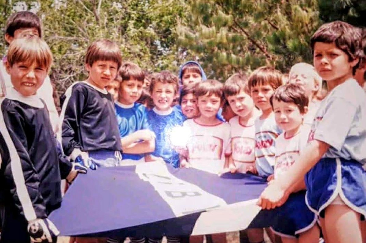 clubbenhur's tweet photo. 🐺 #Los80DeLaBH. Compartimos más fotos de #BenHur, #Reserva1986, #Cat1981, #Cat1989 y #CatMini del #Año2005. #Gracias.
8️⃣0️⃣ #Aniversario 🎉
#QuedateEnTuCasa 💪
👉 Mandanos tu #Foto 📸
#VamosLobos 🔵⚪🔵 https://t.co/5SZPDqprNr