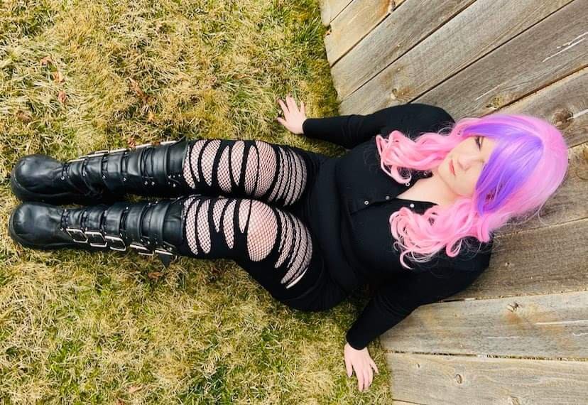 LittLadyLillith's tweet photo. Playing with clothes! #bbw #cosplay #pastelgoth #altmodel #camgirl #germancurves #gothmodel #thickandcurvy #plussizebeauty #qween #goddess #biggirls #alternitive https://t.co/Tt5IDq4kKI