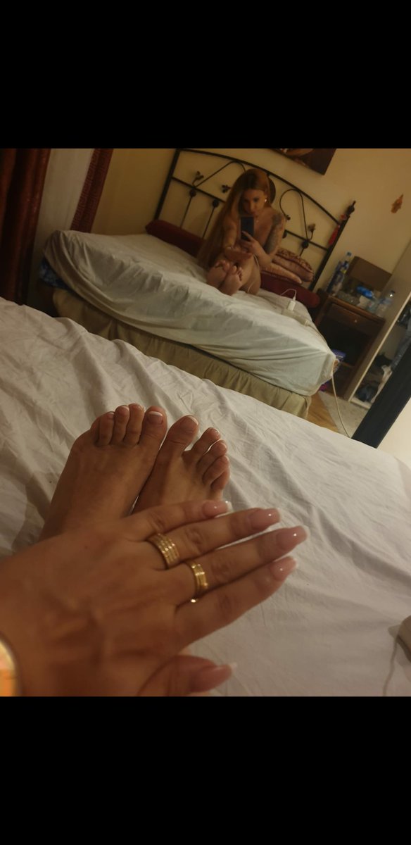 Emily54403151's tweet photo. Feliz noche mis amores Hola cariño quieres ver más videos divinos míos entra ya a mi perfil de onlyfans te van a encantar https://t.co/pPOwztVnd4 https://t.co/80pEIhI4V8