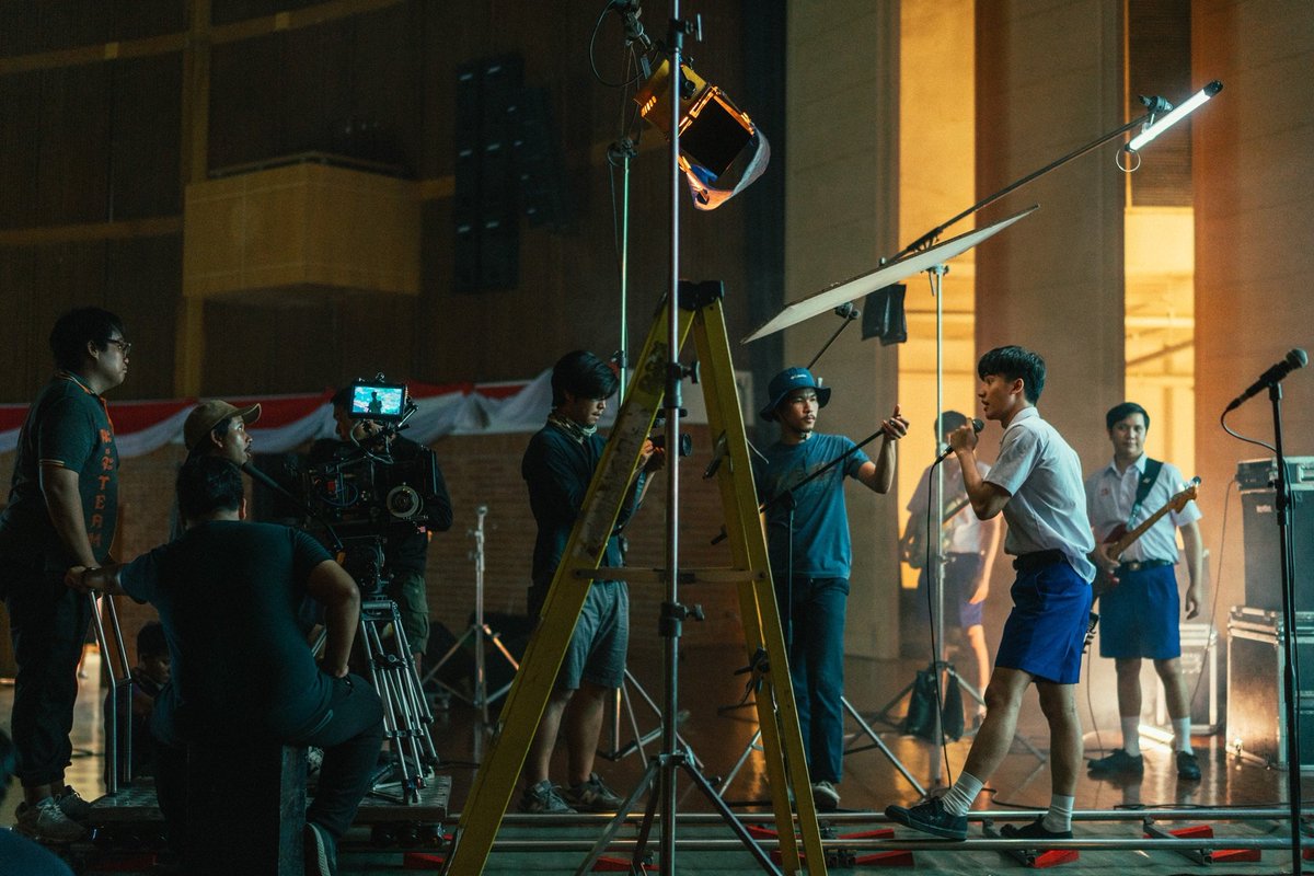 nayzaman's tweet photo. BTS of ซีรีส์คลับสะพานฟาย - รักเติมเงิน
#krnai #krnaiphoto
#marangstudio
#AISPLAY
#ภาพดีทวีสุข
#คลับสะพานฟาย
#รักเติมเงิน https://t.co/boYELqikYW