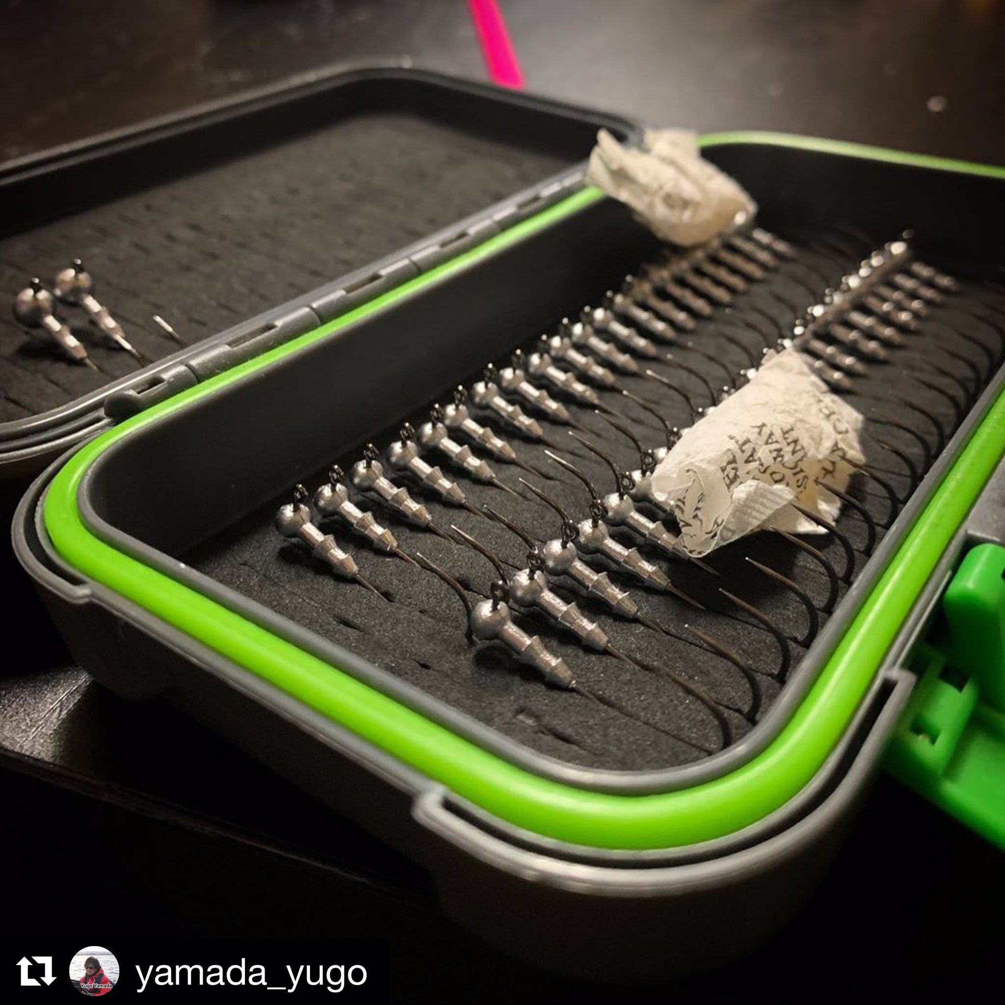 Ryugi R Tank フックストッカー こういった使い方もアリです Repost Yamada Yugo 仕事終わりのcrazy Bass Studio 変態のr Tank 笑 Deps デスアダー リューギ Ryugi ジグヘッド ミドスト Rタンク Rタンクフックストッカー タックルボックス