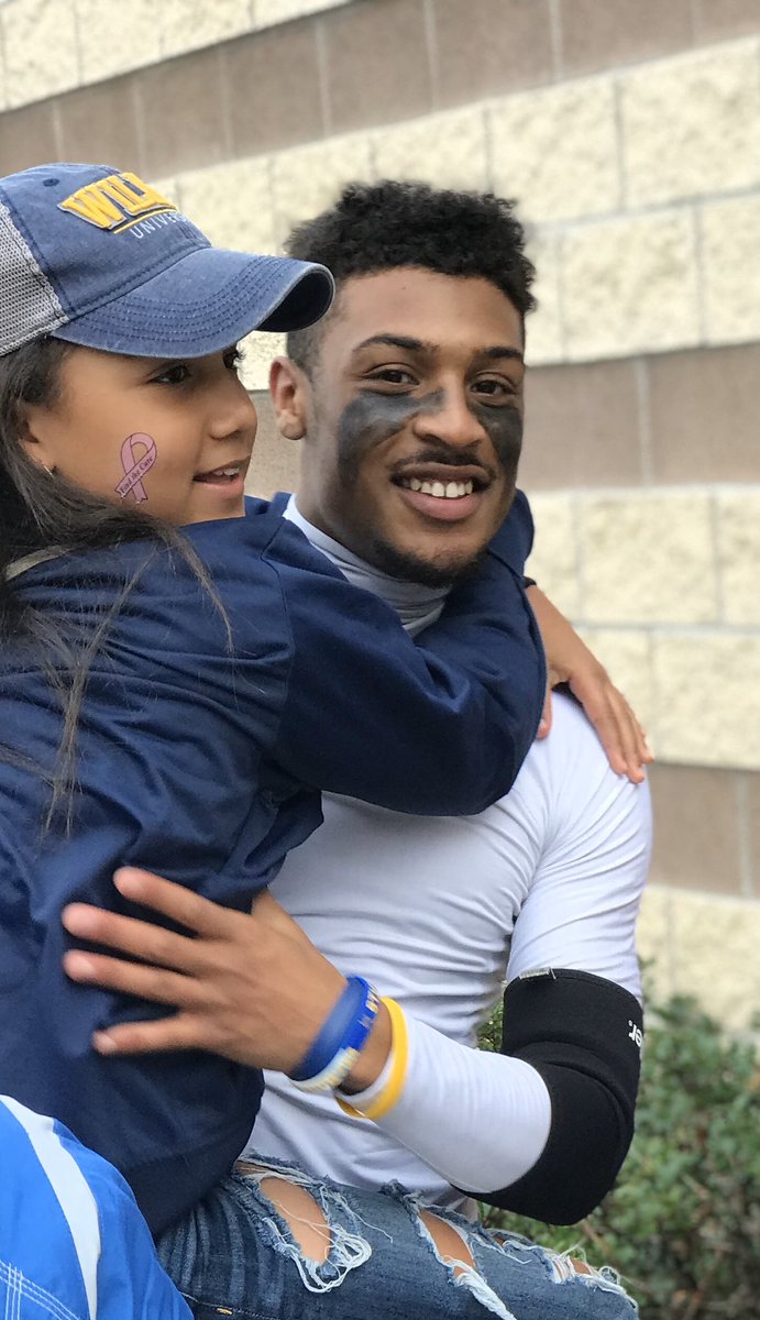 crickets17's tweet photo. “If you are a football person please join the challenge of posting a football photo. Just one picture, no description. Please copy the text in your status, post a picture, and look at some great pictures.”
#WilkesFootball #Twash #MyBoy #11 #imissfootball https://t.co/su33nHny0I