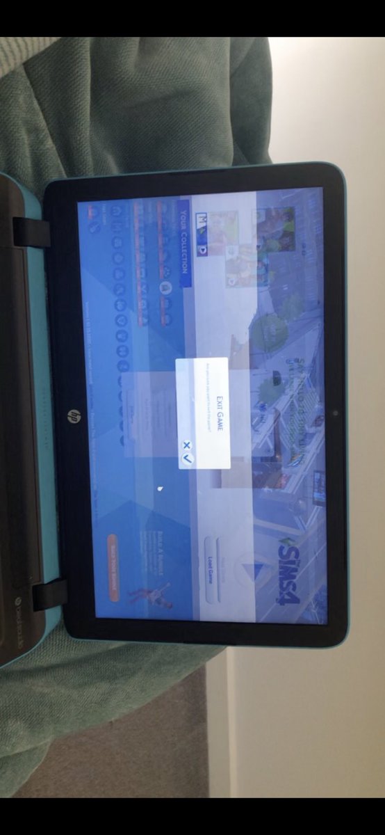 abbey_ford's tweet photo. @ORIGINPC I’ve downloaded the sims via origin, and it’s not playing correctly..... How can I fix this? I’m on 14 day strict isolation! HELP 😩 white lines flashing all over the screen! https://t.co/AW5yU1KfWO