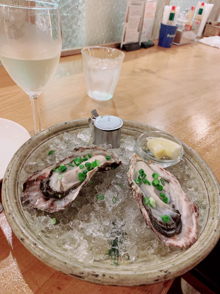 あやちゃん レーズンパン 昨夜は 強風の中お花見気分 ポテト と牡蠣 とても楽しかったな やはり 牡蠣の絵文字はシュールだ