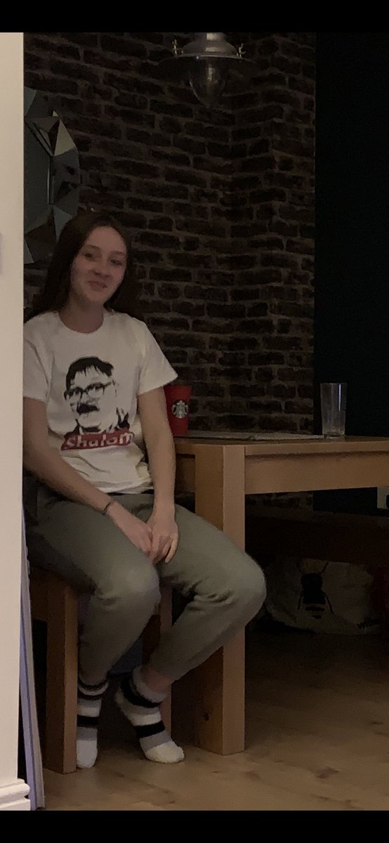 Laura_JStone's tweet photo. One excited person, waiting for Jim 💕 #FridayNightDinner #Milson https://t.co/vdgRJsw3RM
