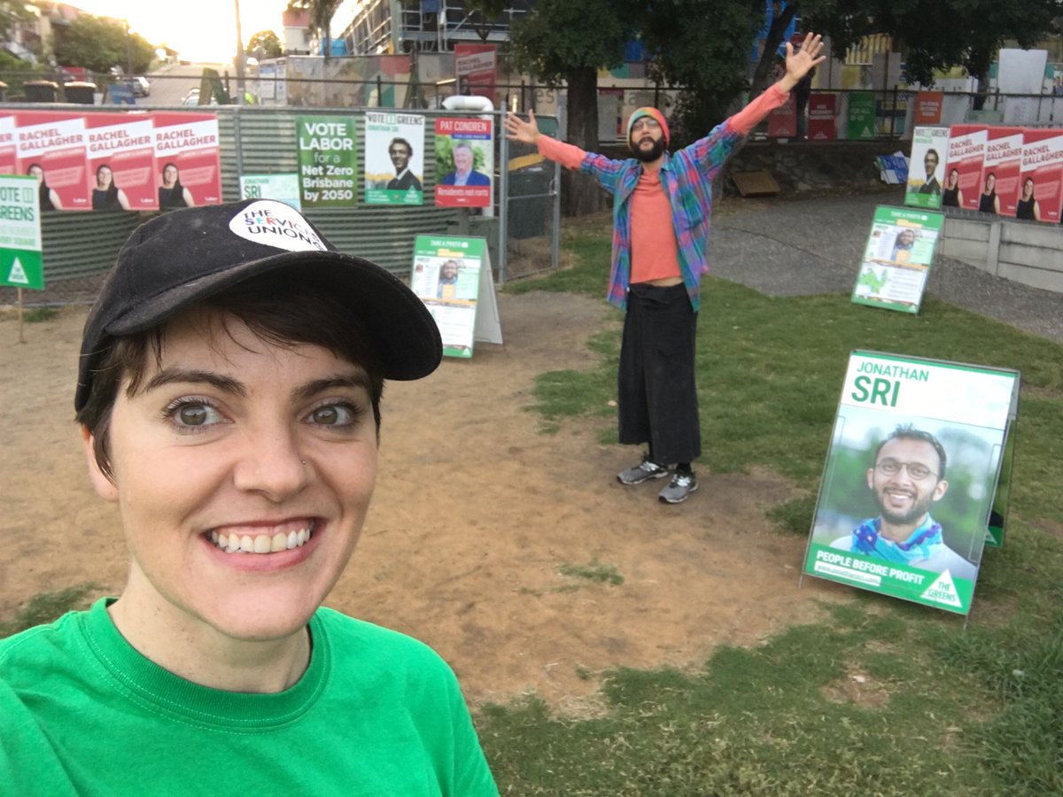 amymacsouthbris's tweet image. 5am set up feat. a social distancing @jonathan_sri 💚 if you’re well &amp;amp; able, get out to vote today pals. Now more than ever we need reps like Jonno to stick up for renters rights, land rights, workers right &amp;amp; participatory democracy 🌼 #bccvotes
