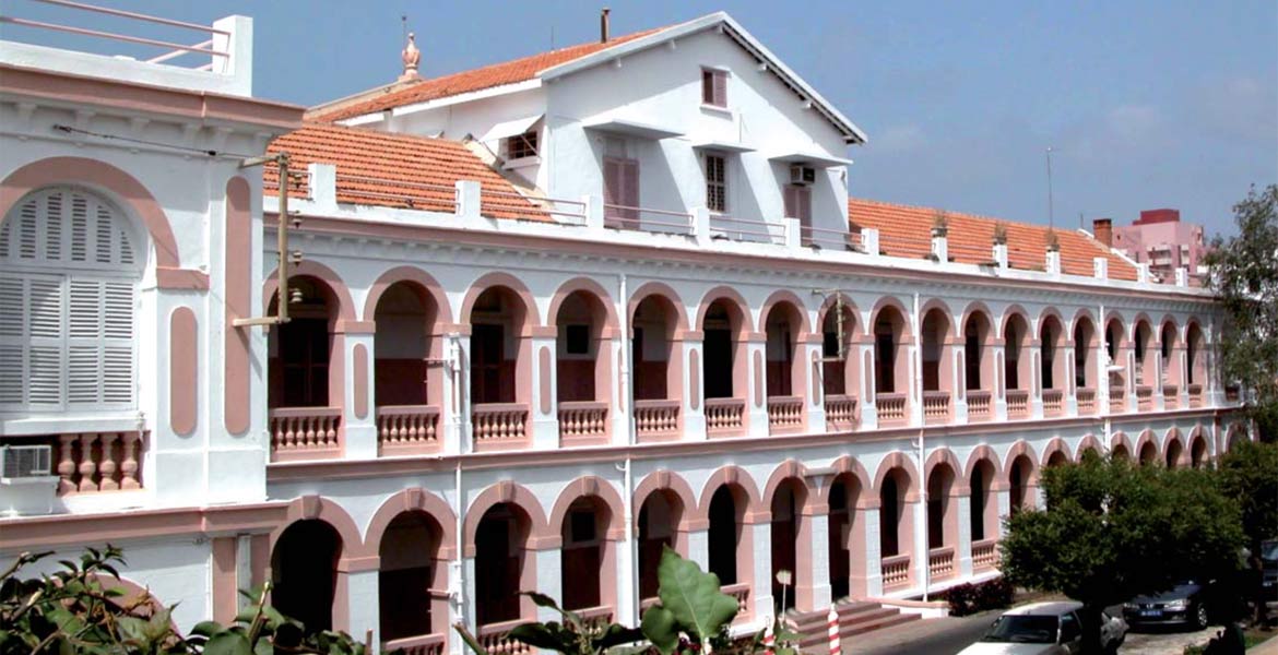 19/ L’Hôpital Principal de Dakar, born 1884.