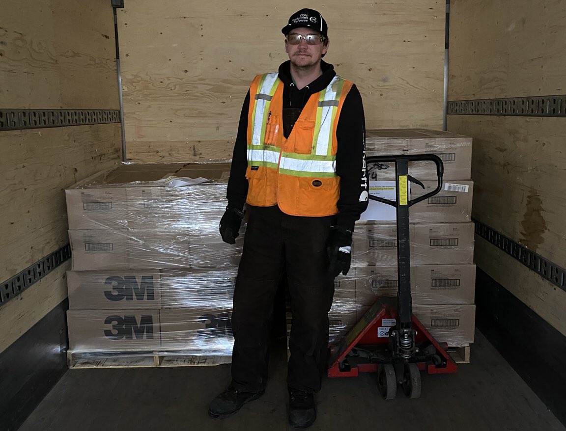 NutrienLTD's tweet photo. What do our potash mines and the health care system have in common? They use this N95 mask to keep workers safe. Today, we delivered thousands of masks to Royal University Hospital in #YXE for @SaskHealth and more are on the way! Thanks to all our healthcare professionals. https://t.co/0bRqLItK9z