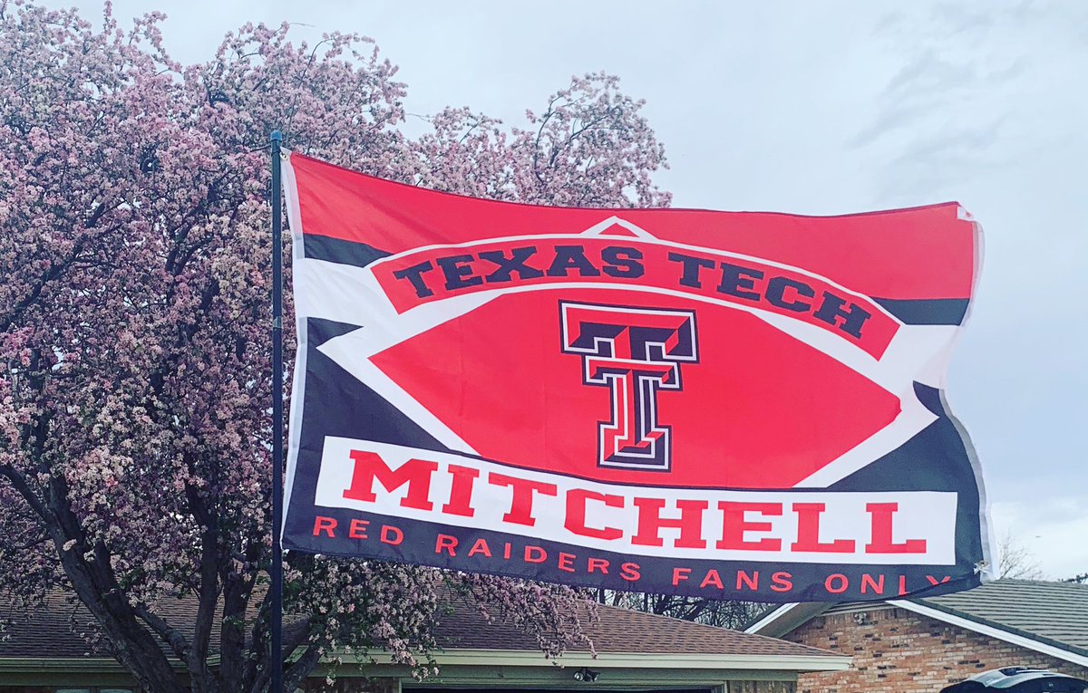 nicschoen's tweet photo. Showing my love and support for my school...To the athletes that had a great season, we’re having a great season, &amp; we know we’re going to have one! ❤️🖤
#FlyYourFlagFriday #TexasTech #ImARedRaider #COVID19 #FlattenTheCurve @coachmitch11 https://t.co/xaVuKgrDo8