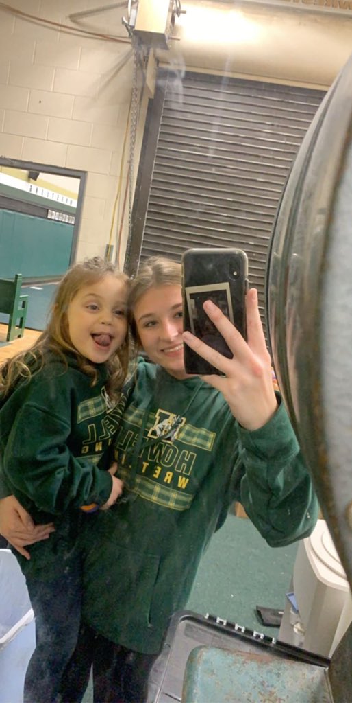 taylornewstead's tweet photo. When supporting @HowellWrest favorite seniors, it only seems right to post in my green and gold with the teams future manager๐คผโค๏ธ๐ #teamofficertip #teamshrockstar #hpshomespirit2020 https://t.co/RFrp7OMiOV