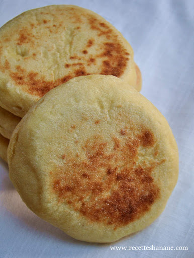 cofooders's tweet photo. #Recette via #recetteshanane Batbouts au lait moelleux (Pains Marocains à la Poêle) 👉https://t.co/CUjkMbzgTs #batbout #lait #maroc #marocaine #voyage #food #yummy #cuisine #jeudiphoto https://t.co/kwsCN89n7Y