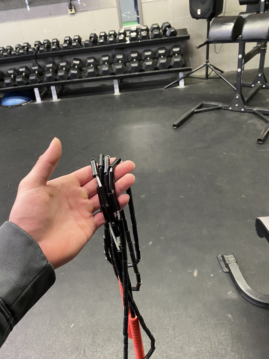CatchersU__'s tweet photo. How many coaches are utilizing the jump rope for catchers, infielders? 🤔 https://t.co/upT83dLM5Z