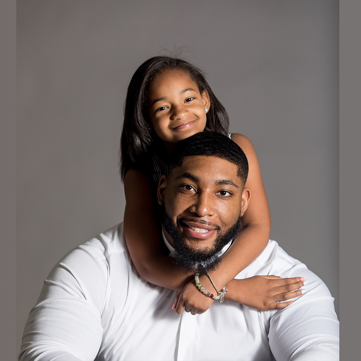 bebpodcast_atl's tweet photo. Some Good News! Remember Leah Still, daughter of former NFL player Devon Still, well this week she is celebrating 5 years cancer free!! Thanks for some awesome news Still Family.
•
•
#leahstill #devonstill #nfl #cancerfree #topstories #blackeducatedandbroke #fortheculture #atl https://t.co/gvs6ByFrHu