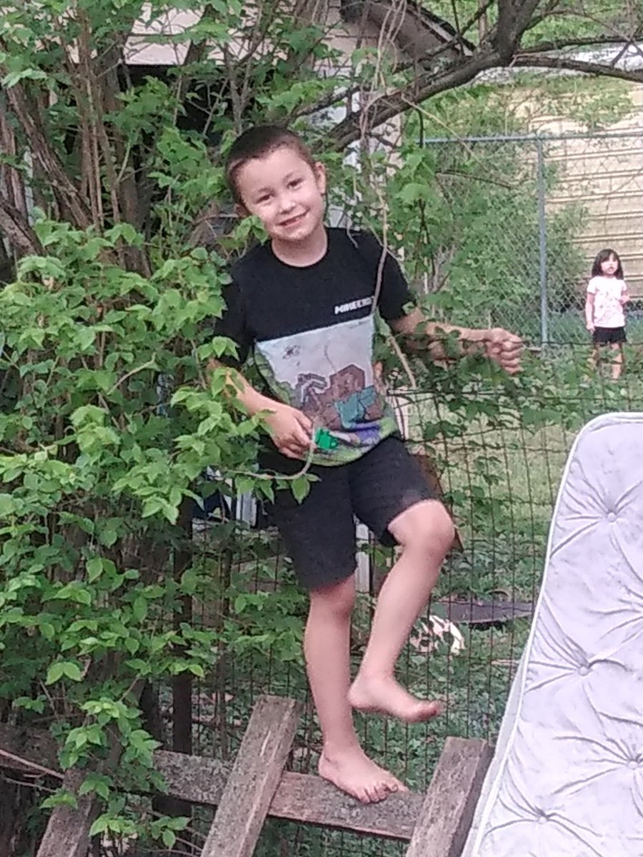 cassie_nipper's tweet photo. Quarantine challenge: play outside! #GuildToGreat https://t.co/O4evNV4zaD