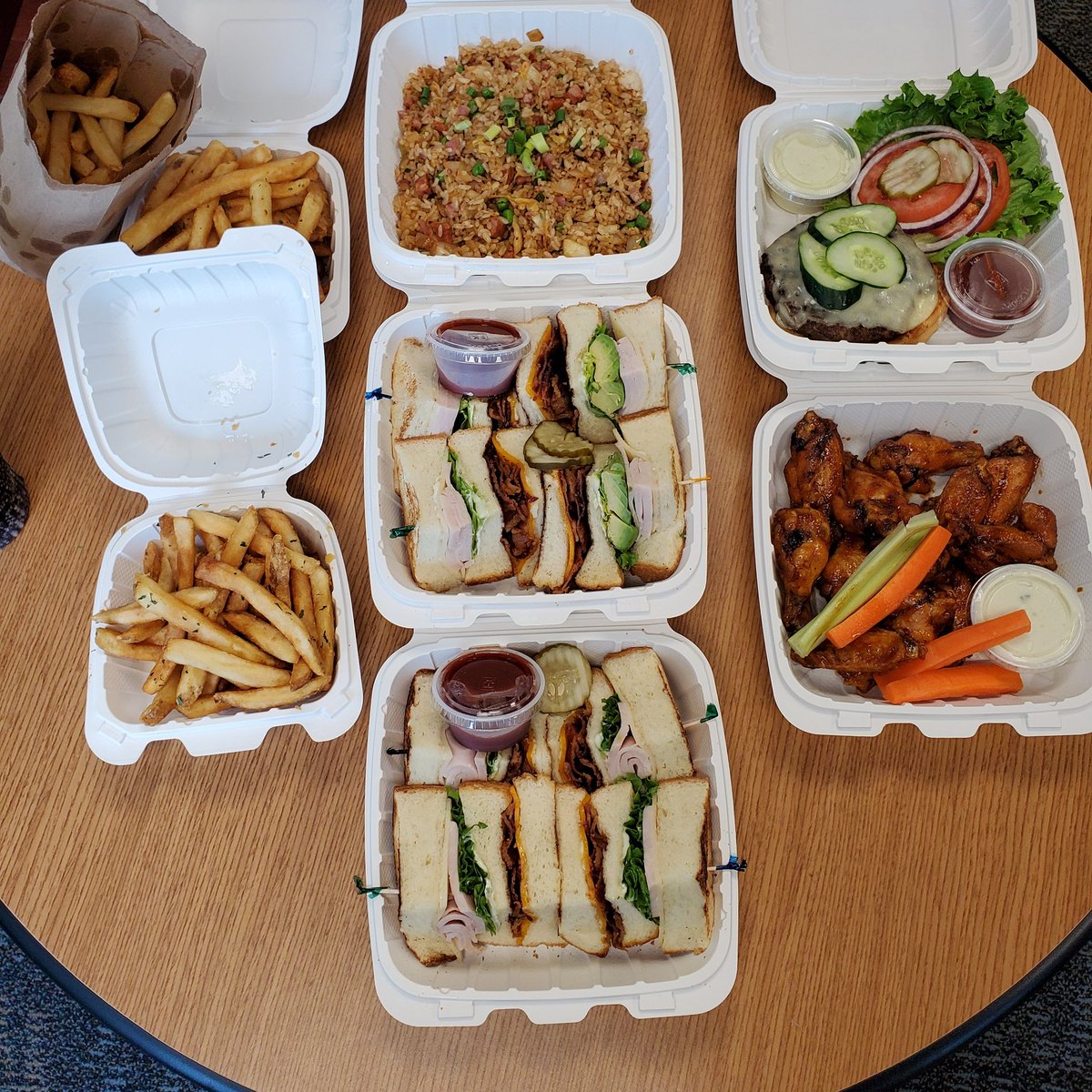 kari1405bts's tweet photo. Thanks for the ono lunch! @BigCityDiner #fullfordays #supportlocalbusiness https://t.co/S6f5s1Djy8