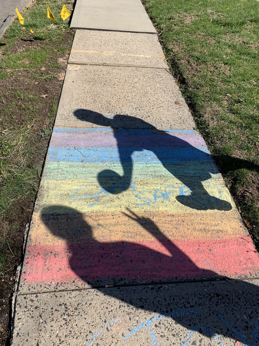 JillShaughness2's tweet photo. Chalk the walk!!! #ChalkTheWalk #rainbows #turtles #besafe #shadowfun @ldalessandro15 @MargaretTruppa @MeganFurrevig @FordsMiddleWTSD @MenloPark19 https://t.co/QFu5JWFfgd