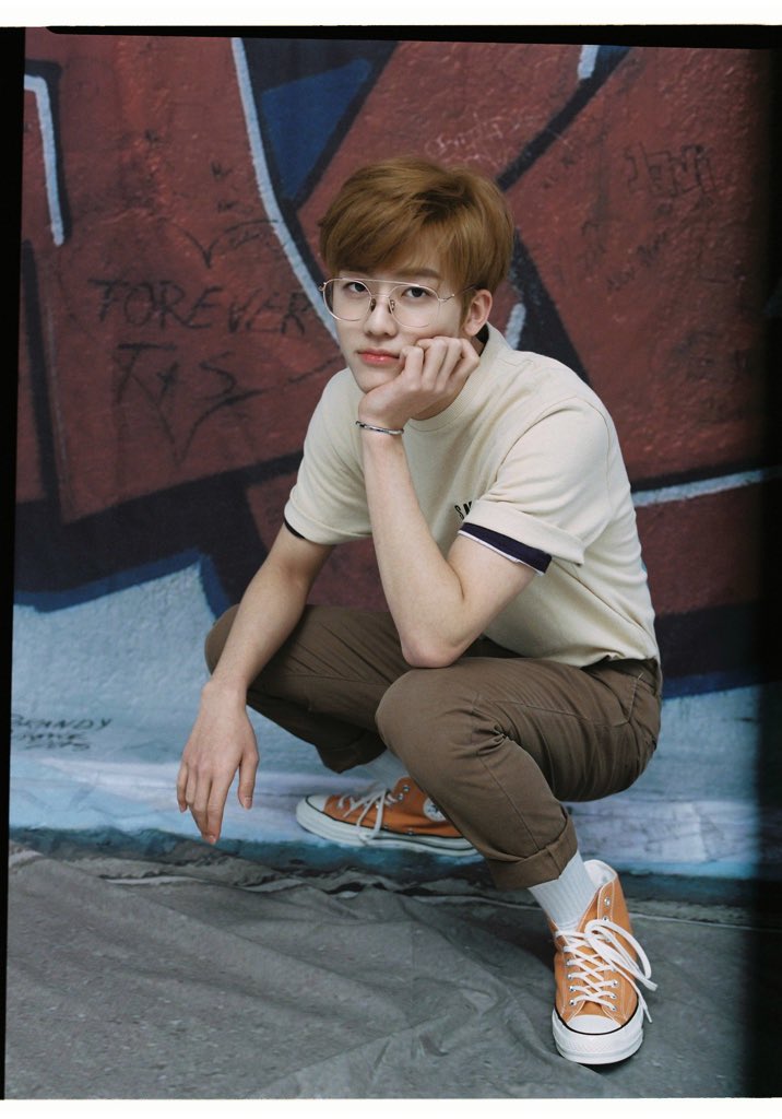 IDOL_GLASSES_S's tweet photo. 27. NCT- 나재민

"아직 재민이의 갓경이 올라오지 않아서 제보합니다 정말 안경과 재민 이 조합은 레전드거든요 2018컴백 티저에 뜬 갓경잼을 보고 전 처돌아 버렸습니다 정말 다른건 다 괜찮습니다 갓경잼 하나만 기억해 주세요 진짜 안경 쓴 날들은 다 레전드라구요 모두 안경재민하고 광명찾아요" https://t.co/8oSDLOCa6m