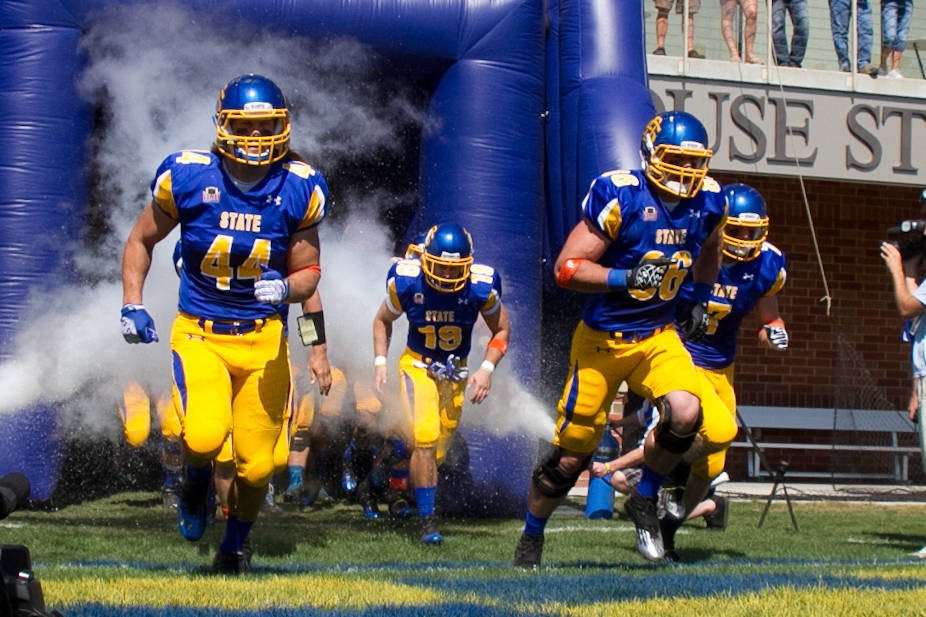 Thankful and blessed to have received my first offer from South Dakota State University. Thanks <a href="/Coach_Bergy/">Brian Bergstrom</a> &amp; @CoachSmithSDSU and the rest of the coaching staff! #gojackrabbits