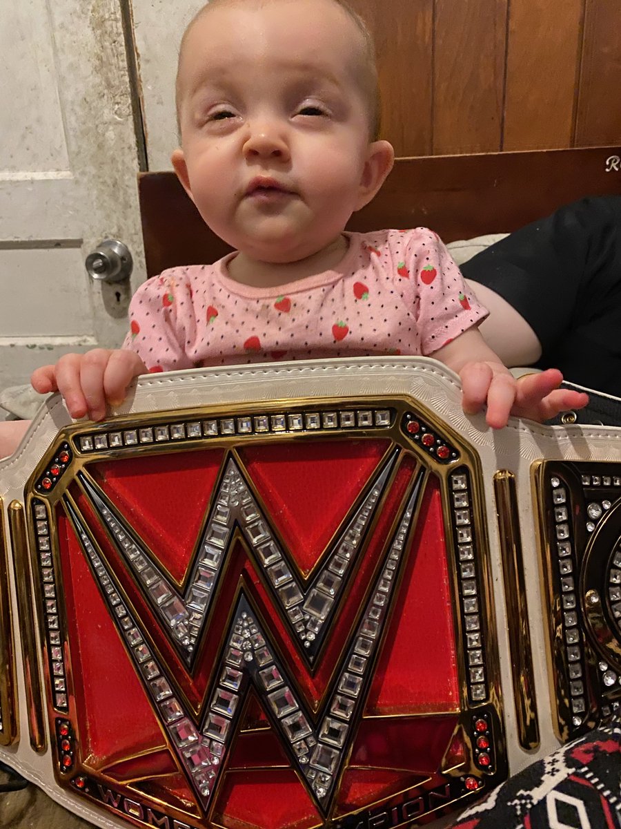 B1withthe4ce's tweet photo. @BeckyLynchWWE my daughter who also has the name becky, she was about to sneeze https://t.co/C5ac12I3ei