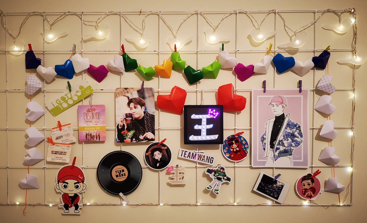 SARRkstk's tweet photo. @JackyChile28 @JacksonWang852 From Chile 🇨🇱 HAPPY BIRTHDAY!! 🥳 @JacksonWang852 😍
I'll always be grateful for all that you given me 🙇‍♀️💕 I admire you and I can't be more proud of you 🥰
I hope all this love can make your dreams come true 🙏🏼❤️

#ILoveYouMoreThan3000
#KingJacksonDay
#BlessedToHaveJacksonDay https://t.co/bOoWgTmB8Q
