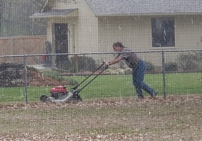 MikeMorganKFOR's tweet photo. This guy seen powering thru an Oklahoma hailstorm today! 🎖🥇 https://t.co/EiaAVud2Of