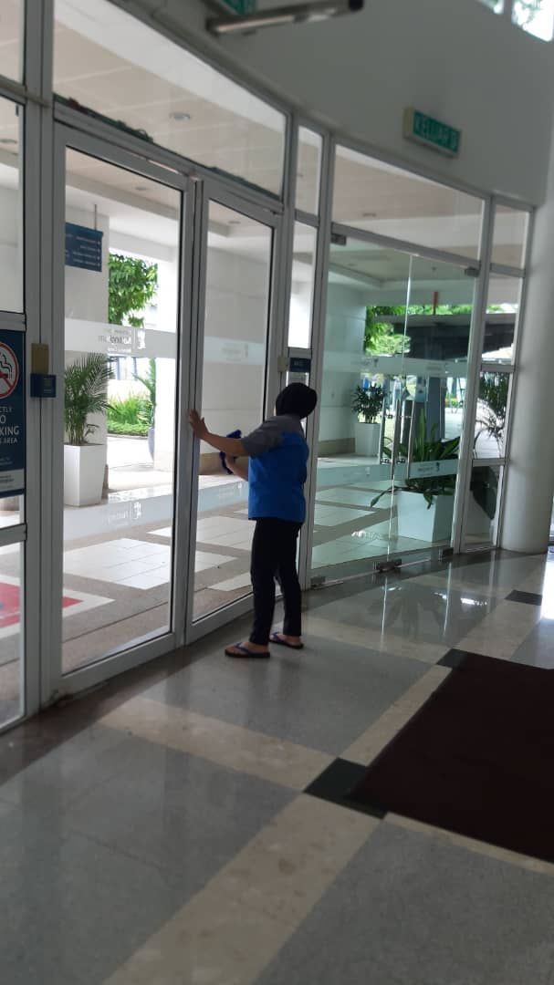 Very proud of the <a href="/UoNMalaysia/">University of Nottingham Malaysia</a>'s Cleaning and Security colleagues, who are working hard to keep the campus safe and clean whilst it is closed due to the Restricted Movement Order.