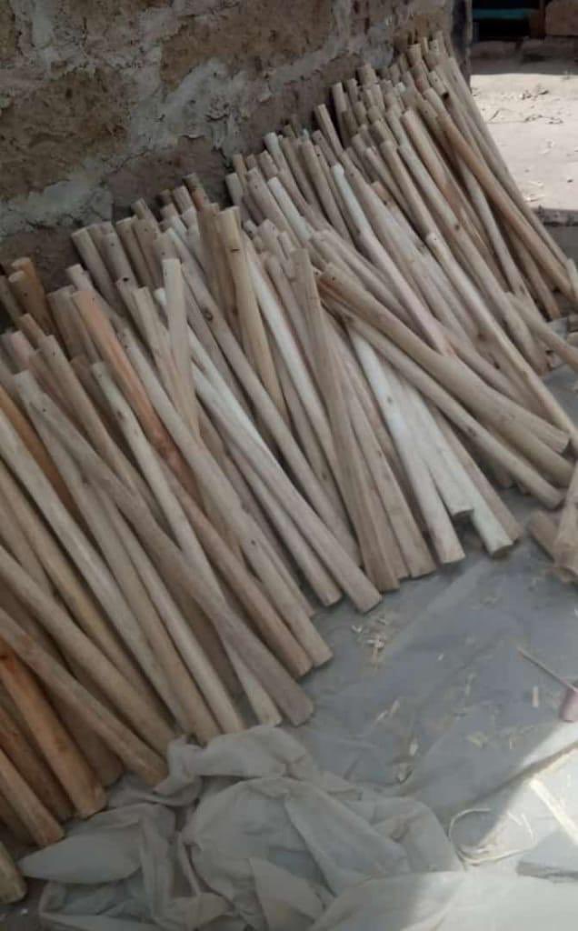 modric_hafid's tweet image. Tools of trade for police officers in kenya right now!
#policebrutalityke #PoliceBrutality #PoliceViolence #curfewinkenya #CurfewKenya 

This is hogwash &amp;amp; inhumane!The whole debacle defeats the objective of #CurfewKE in slowing down #covid_19Ke 

@IPOA_KE @MigunaMiguna @ItsMutai