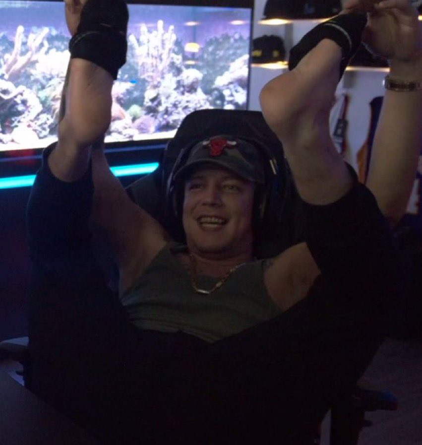 Tfue's tweet image. Me after a successful day at the grotto 🔑