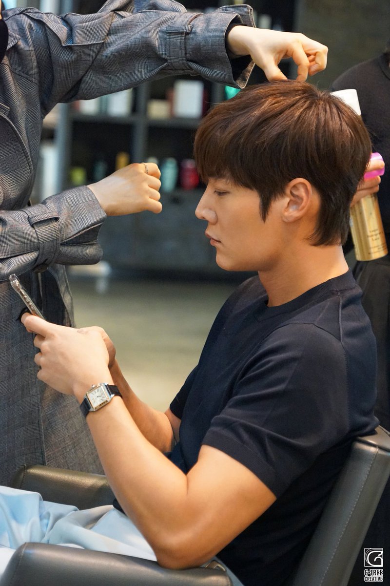 BaiduCJH's tweet image. 崔振赫&amp;lt;RUGAL&amp;gt;製作發表會經紀公司幕後花絮
播出時間:3/28(六)晚上9:50(台北時間)見!
#崔振赫 
#チェジニョク
#choijinhyuk 
#최진혁 
#rugal 
#루갈 
#강기범 
#Kangkibom 
#姜奇凡
#rugal_0328