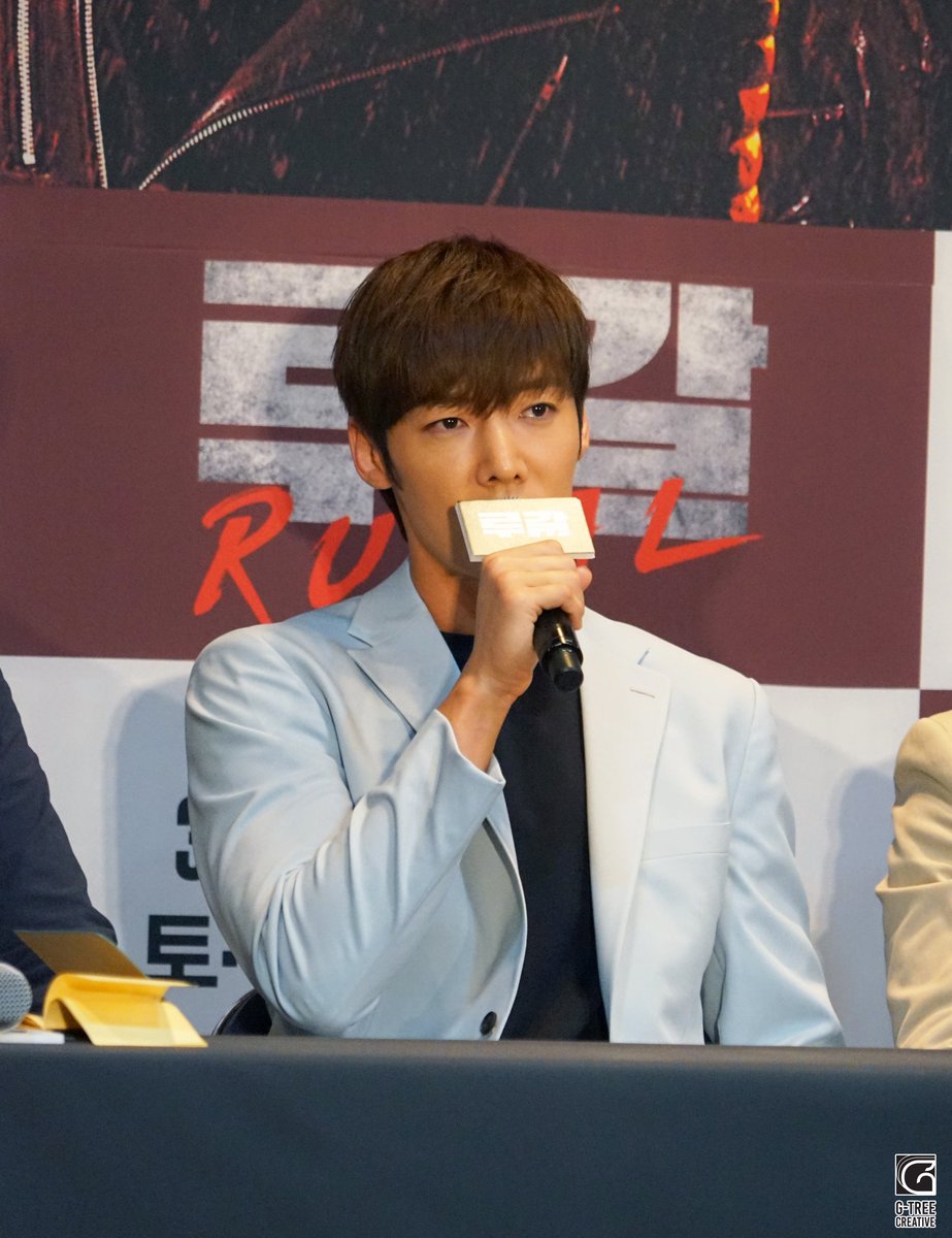 BaiduCJH's tweet image. 崔振赫&amp;lt;RUGAL&amp;gt;製作發表會經紀公司幕後花絮
播出時間:3/28(六)晚上9:50(台北時間)見!
#崔振赫 
#チェジニョク
#choijinhyuk 
#최진혁 
#rugal 
#루갈 
#강기범 
#Kangkibom 
#姜奇凡
#rugal_0328