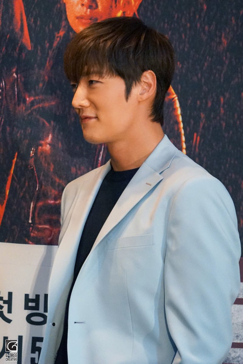 BaiduCJH's tweet image. 崔振赫&amp;lt;RUGAL&amp;gt;製作發表會經紀公司幕後花絮
播出時間:3/28(六)晚上9:50(台北時間)見!
#崔振赫 
#チェジニョク
#choijinhyuk 
#최진혁 
#rugal 
#루갈 
#강기범 
#Kangkibom 
#姜奇凡
#rugal_0328