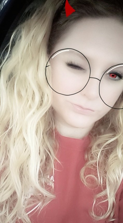 LittleBit_Foxy's tweet photo. Twitter hasn't seemed that important during this Corona Apocalypse 💀. But I'm still alive, hope y'all are stayin healthy and sane 👌✌️🌎 https://t.co/iTYv2nKz8B