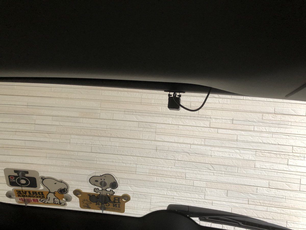 9240Bc's tweet photo. ドラレコ取り付けー!
種類多過ぎて悩んだ。
車買った時に純正の付けたんやけど前しかカメラないから前後撮れるやつを増設😶
配線がめんどくさい!
技術がないからパネル外してまではしてない🙄笑
後は走行してから性能チェックやな🤔
#VANTOP #ドラレコ https://t.co/ZCwqbRgbkI
