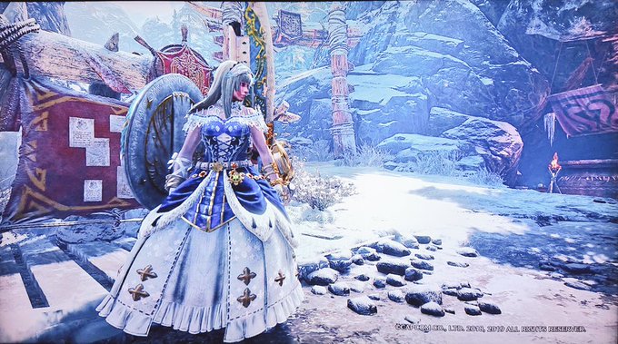 最近ガンランスにハマってるので見た目とスキルをできる限り重視してみました。
この衣装で砲撃をぶちかます姿、満足です。 