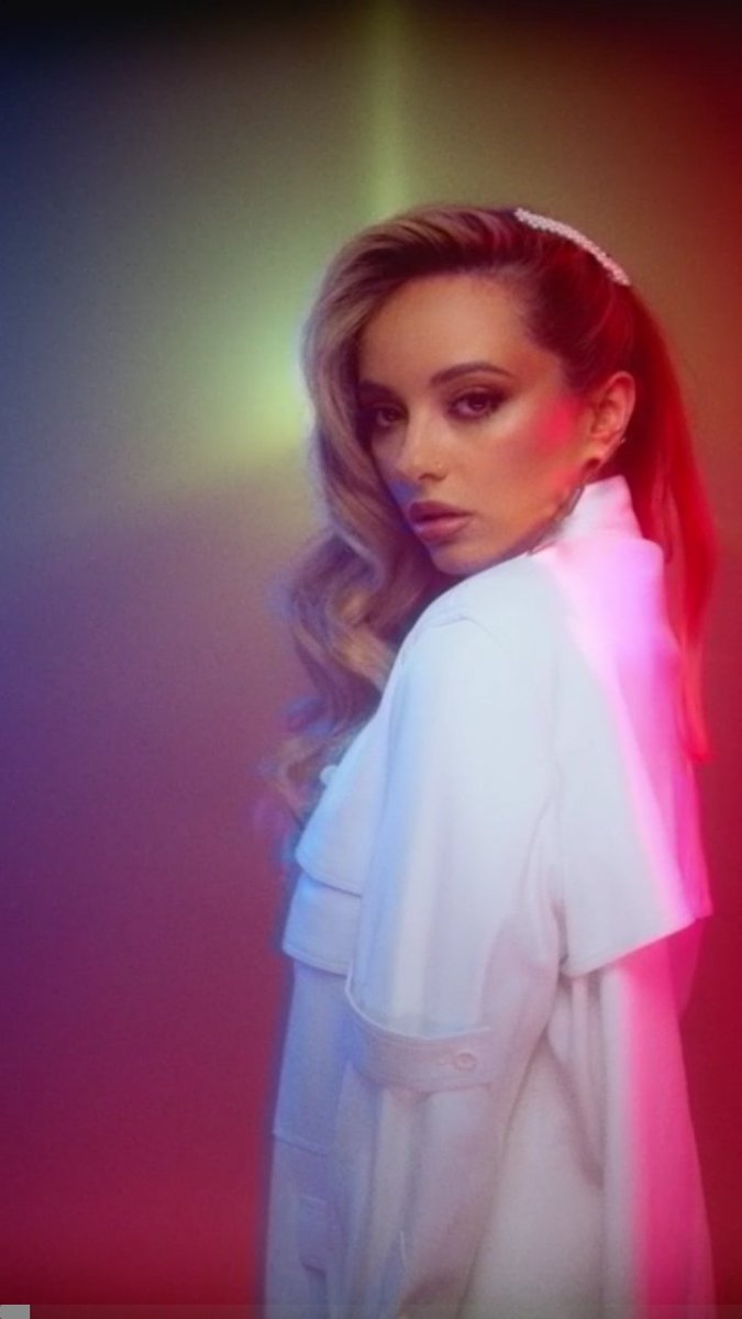 Day 27. THE DAY HAS COME!!!! (still ten minutes left!) OUR QUEEN AKA JADE AMELIA THIRLWALL FOR THE VERTICAL VIDEO OF  #BreakUpSong!!!! SO BEAUTIFUL!! I LOVED THIS NEW SONG SO MUCH!! I'M READY FOR THIS NEW ERA, GUYSS!!  #LMBreakUpSong  #LittleMix  #JadeThirlwall  #JadeAmeliaThirlwall