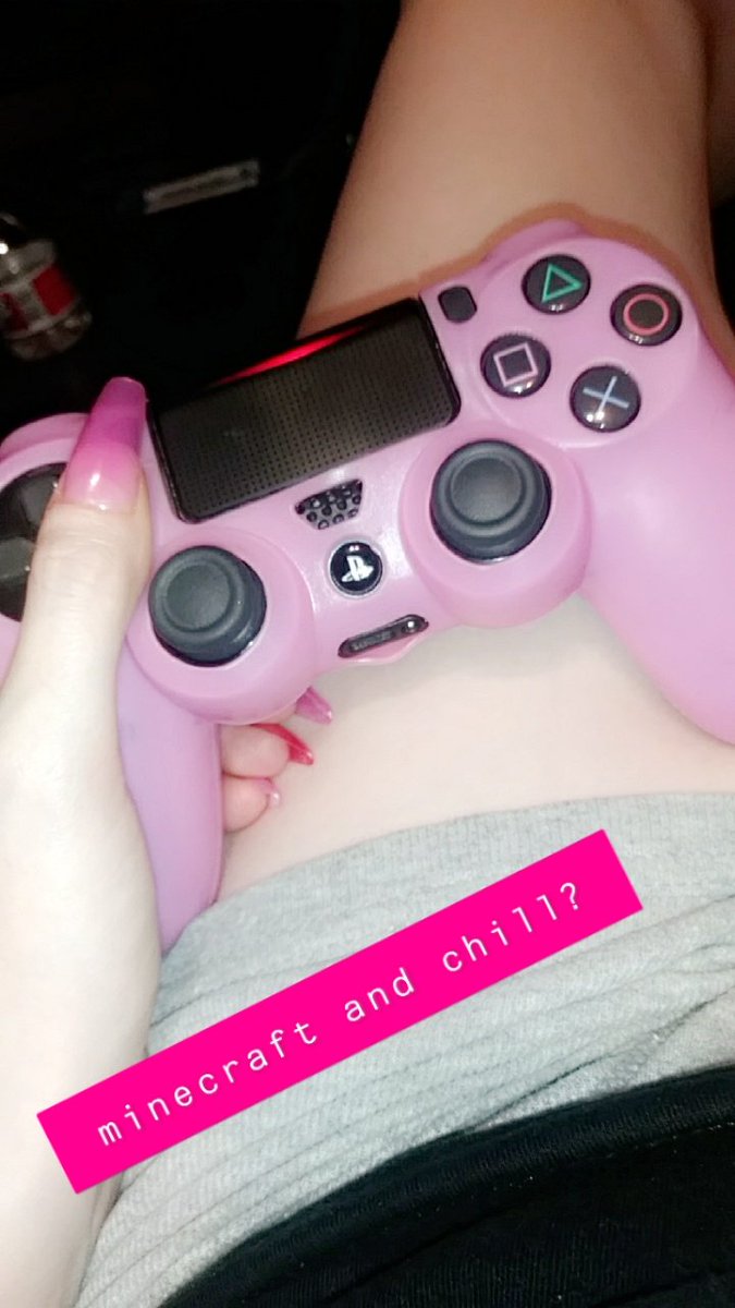 alienprincessxs's tweet photo. mine &amp; chill? #minecraft #egirl #PS4 #playstationhoe #gamergirl #letsplay #contentcreator https://t.co/fWthybUtSG