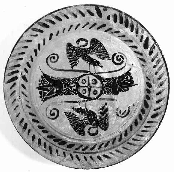 louvrobot's tweet photo. Peintre du Gecko, Assiette à figures noires, vers 525 - 500 avant J.-C.. https://t.co/9dvft0JRrG https://t.co/jQZ1edFQ1c