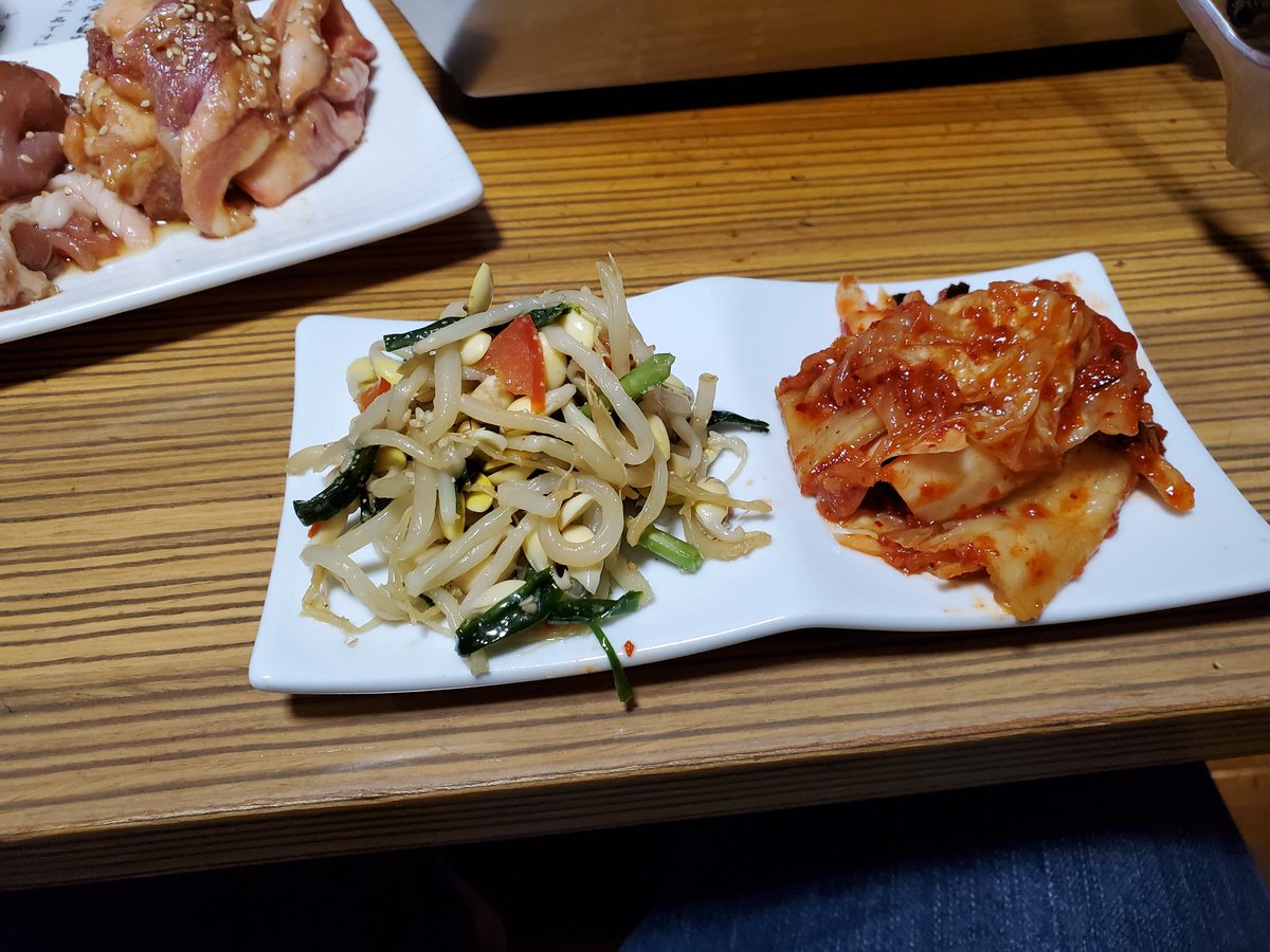 マイス 御徒町 の焼肉屋さん 神保町食肉センター上野店 さんでランチ ランチはほぼ豚オンリーの食べ放題です レバーとハツが朝〆で最高に旨いです 何気に追加メニューのキムチ ナムルも高レベル ビールやハイボールで追っ掛けるのがまた