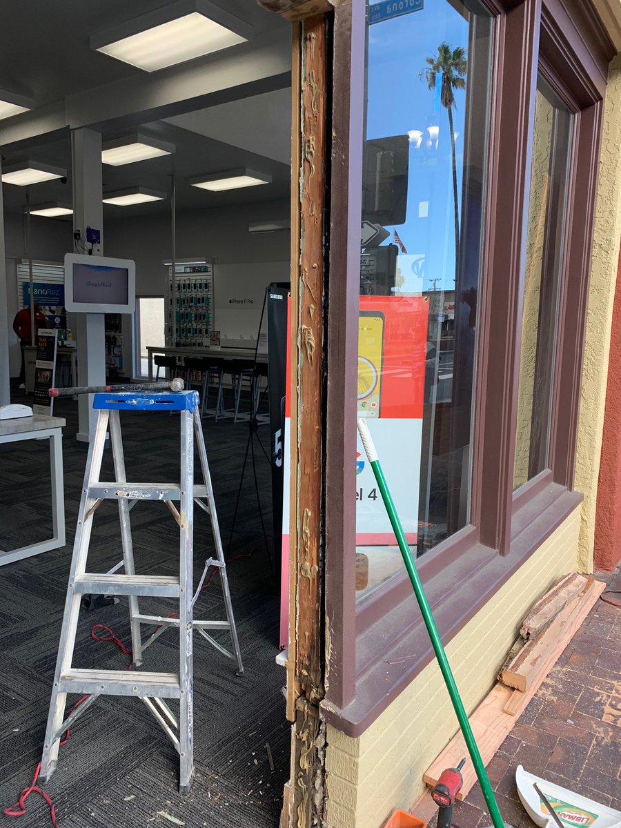 GlassFirst's tweet photo. If your business is vandalized, give us a call to board it up, clean up and secure your facility. 24/7 #glass #firstplaceglass https://t.co/QTTvqhhMQs