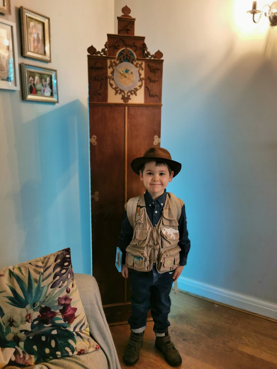 cathshawcakes's tweet photo. When the cakes are on hold, it's time for a dinosaur adventure! #cbeebies #handymummy #CoronaLockdown https://t.co/y4JP7xoB61