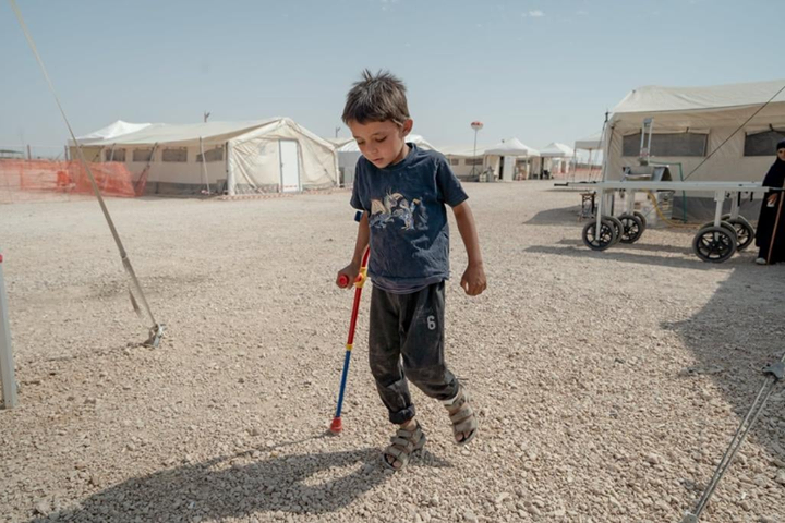ICRC's tweet photo. For the mother trying to feed her child.
For the person learning to walk again.
For the family searching for their relative.
For the community sheltering from fighting.

We know conflict doesn't stop because of #coronavirus.

And neither will we. https://t.co/PTndSKnNYL